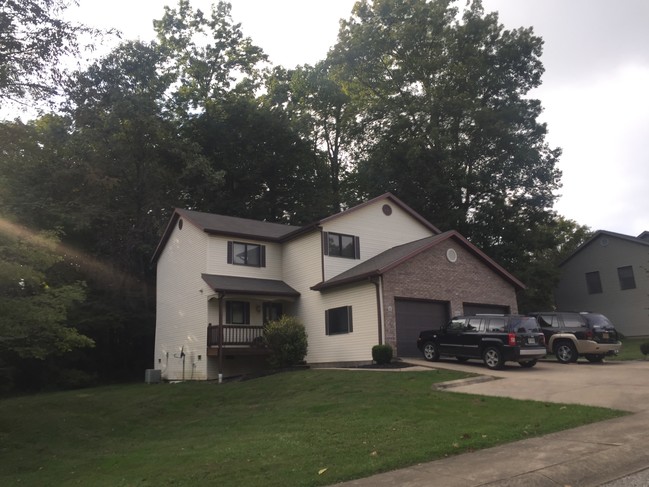 Westpark Townhomes in Bloomington, IN - Building Photo - Building Photo