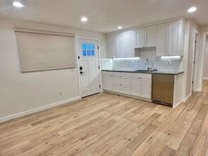 2347 44th Ave SW in Seattle, WA - Building Photo - Building Photo