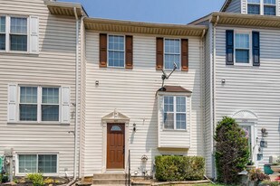 1027 Pirates Ct in Edgewood, MD - Building Photo