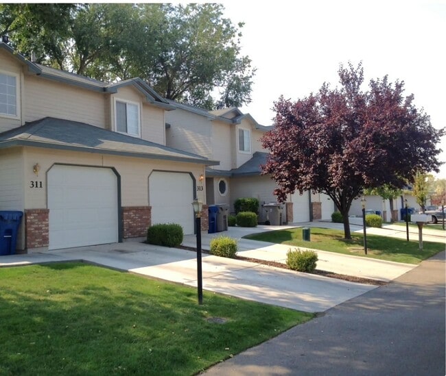 property at 1713 S Piney Creek Rd