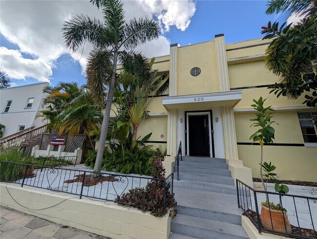 520 11th Ave NE in St. Petersburg, FL - Building Photo - Building Photo