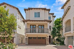 5738 S Celedon Creek in Los Angeles, CA - Building Photo
