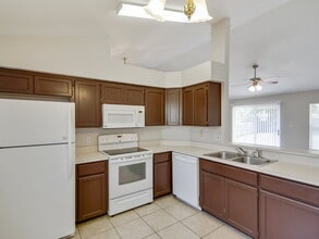 918 Palm Forest Ln in Minneola, FL - Foto de edificio - Building Photo