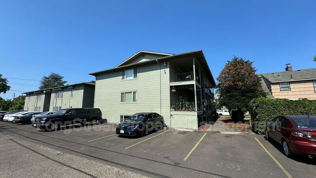 329 SW 10th St in Corvallis, OR - Building Photo - Building Photo