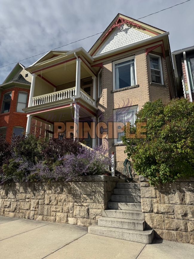 property at 807 W Galena St