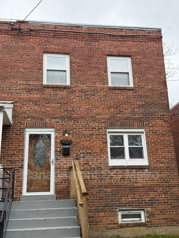 property at 405 Valley Ave SE