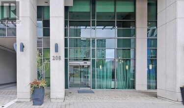 208 Enfield Pl in Mississauga, ON - Building Photo - Building Photo