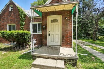 822 Searles Rd in Toledo, OH - Building Photo - Building Photo