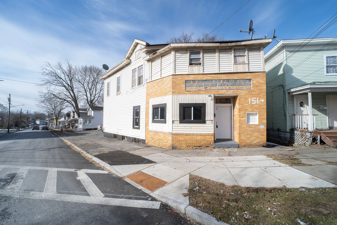 151 Oak St in Syracuse, NY - Building Photo