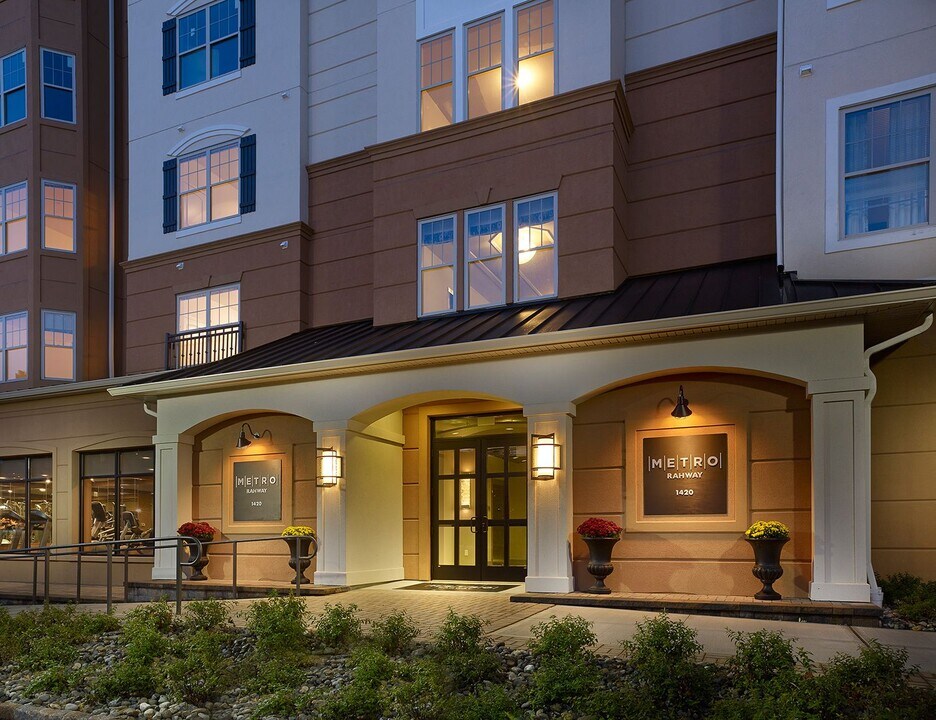 Metro Rahway in Rahway, NJ - Building Photo