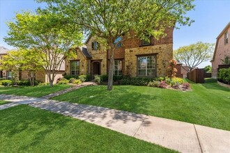 116 San Bernard Dr in Irving, TX - Foto de edificio - Building Photo