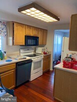 12656 Magna Carta Rd in Herndon, VA - Building Photo