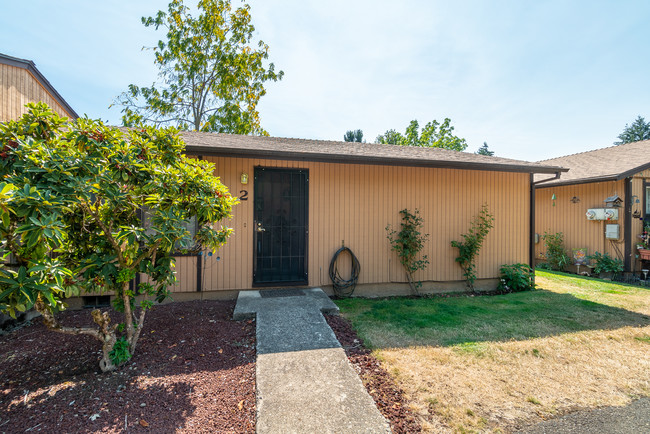 1267 E Santiam St in Stayton, OR - Building Photo - Building Photo