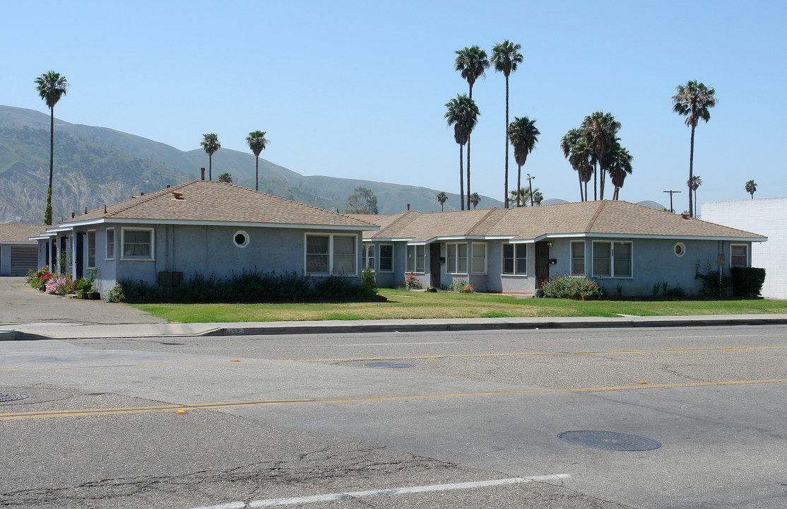 120-122 W Harvard Blvd in Santa Paula, CA - Building Photo