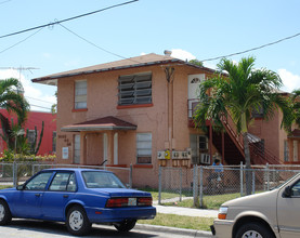 1442 SW 3rd St in Miami, FL - Building Photo - Building Photo