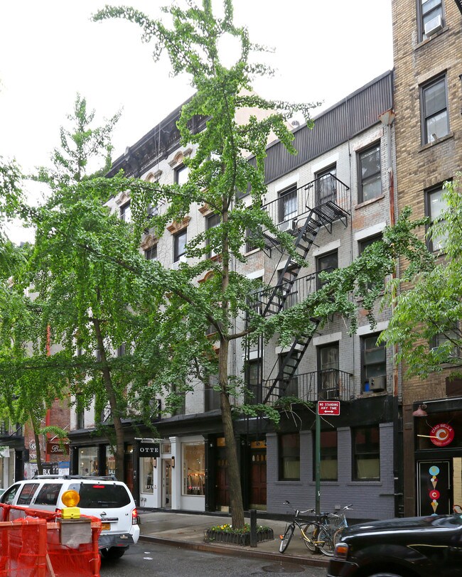 281 Mott St in New York, NY - Foto de edificio - Building Photo