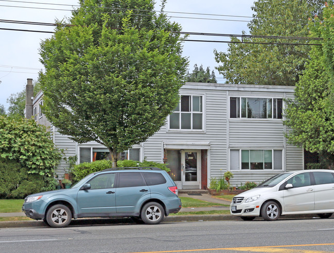 4967 Main St in Vancouver, BC - Building Photo - Primary Photo