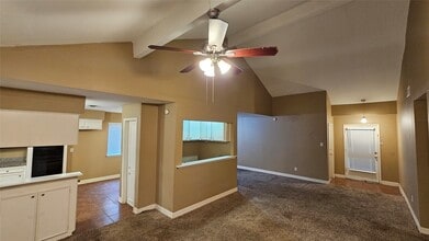 14807 Spring Lake Dr in Houston, TX - Building Photo - Building Photo