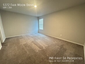 5372 Fair Moon Dr in Bulverde, TX - Building Photo - Building Photo