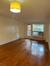 71 Strawberry Hill Ave in Stamford, CT - Building Photo - Building Photo