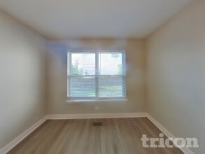 220 Winding Canyon Way in Algonquin, IL - Building Photo - Building Photo