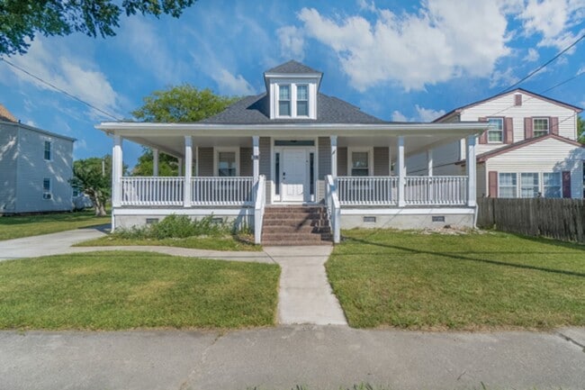 1411 Victoria Blvd in Hampton, VA - Building Photo - Building Photo