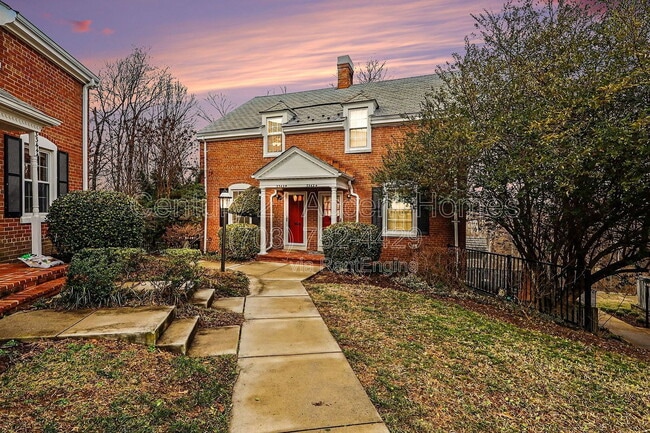 property at 3342 S Wakefield St