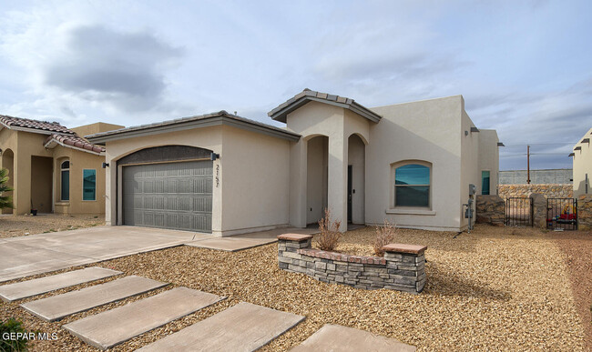 2157 Blue Vly in Socorro, TX - Building Photo - Building Photo