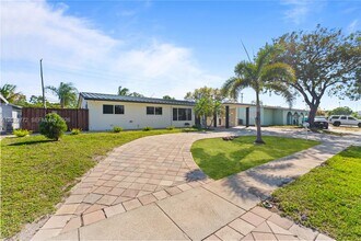 630 NE 23rd Ct in Pompano Beach, FL - Building Photo - Building Photo
