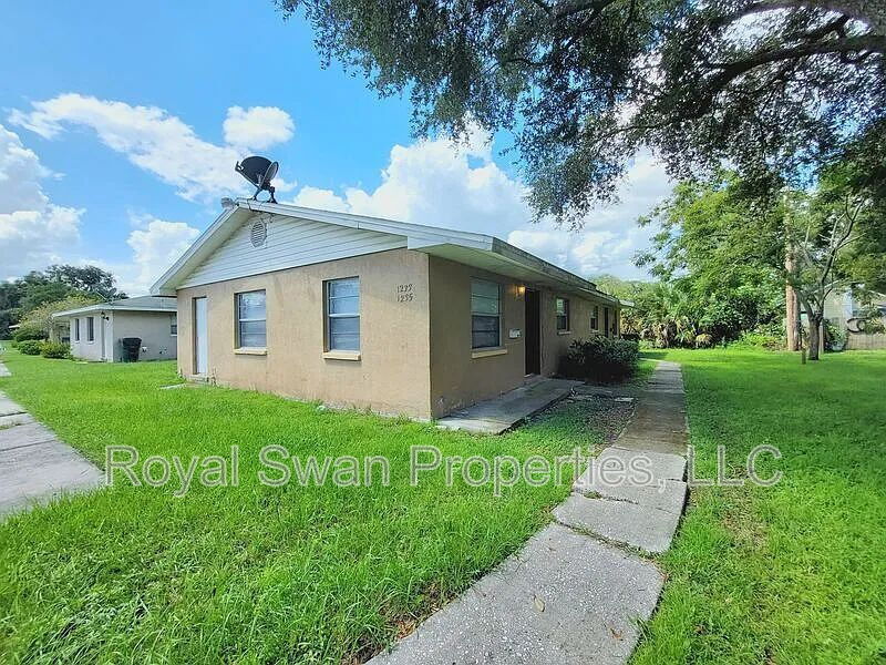 1233 W Highland St in Lakeland, FL - Building Photo