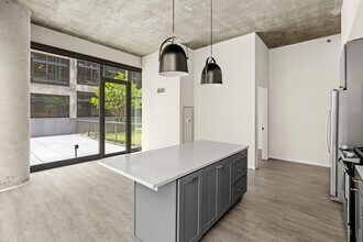 189 W Huron St, Unit 189 W Huron in Chicago, IL - Foto de edificio - Building Photo