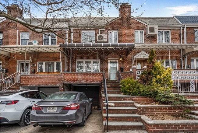 property at 95-25-95-67 67th Ave