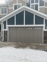 740-740 Daniels Way SW in Edmonton, AB - Building Photo