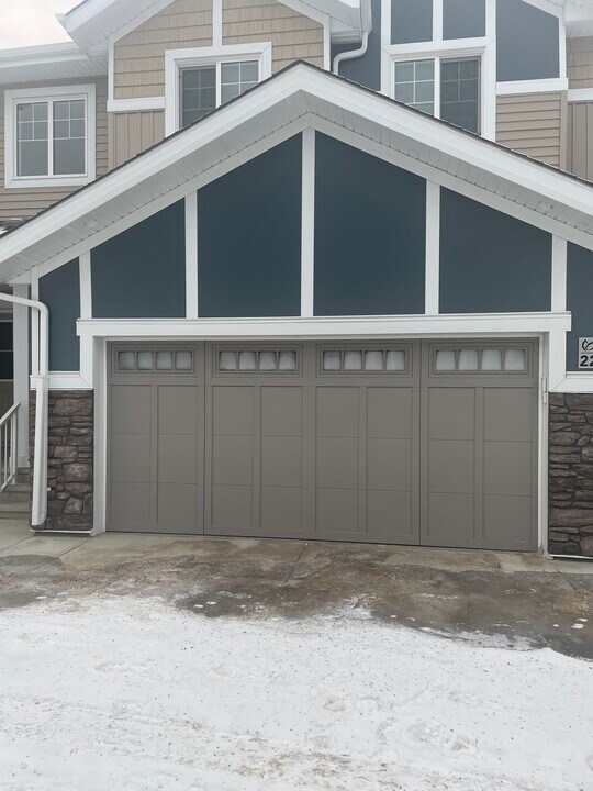 740-740 Daniels Way SW in Edmonton, AB - Building Photo