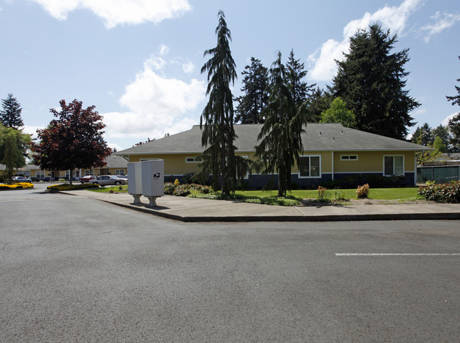 Stayton Elder Manor in Stayton, OR - Building Photo - Building Photo