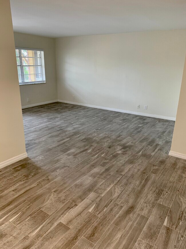 Pembroke Pines in Pembroke Pines, FL - Building Photo - Building Photo