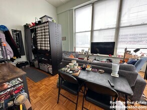 61 Brookline Ave, Unit 421 in Boston, MA - Building Photo - Building Photo