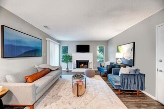 Aria North Hills in Raleigh, NC - Foto de edificio - Building Photo
