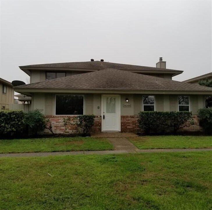 5636 Birchmont Dr in Houston, TX - Building Photo