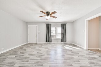 1021 Maple St in La Marque, TX - Building Photo - Building Photo