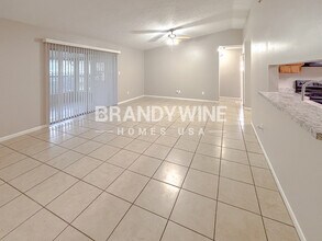 2712 Mnr Hl Dr in Brandon, FL - Foto de edificio - Building Photo