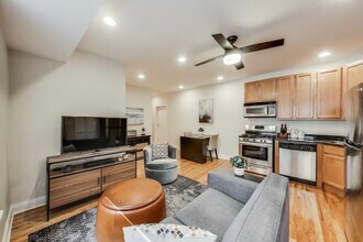 6812 N Wayne Ave in Chicago, IL - Foto de edificio - Building Photo