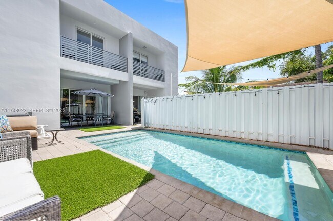 property at 3572 SW 23rd St