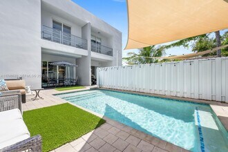 3572 SW 23rd St in Miami, FL - Building Photo - Building Photo