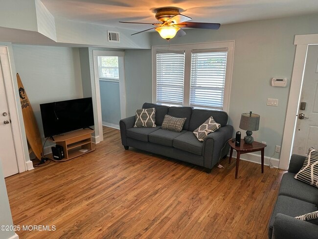 203 16th Ave in Belmar, NJ - Foto de edificio - Building Photo