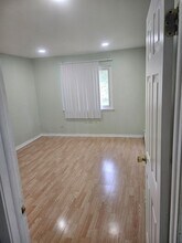 580 Hill Dr, Unit 203 in Hoffman Estates, IL - Foto de edificio - Building Photo
