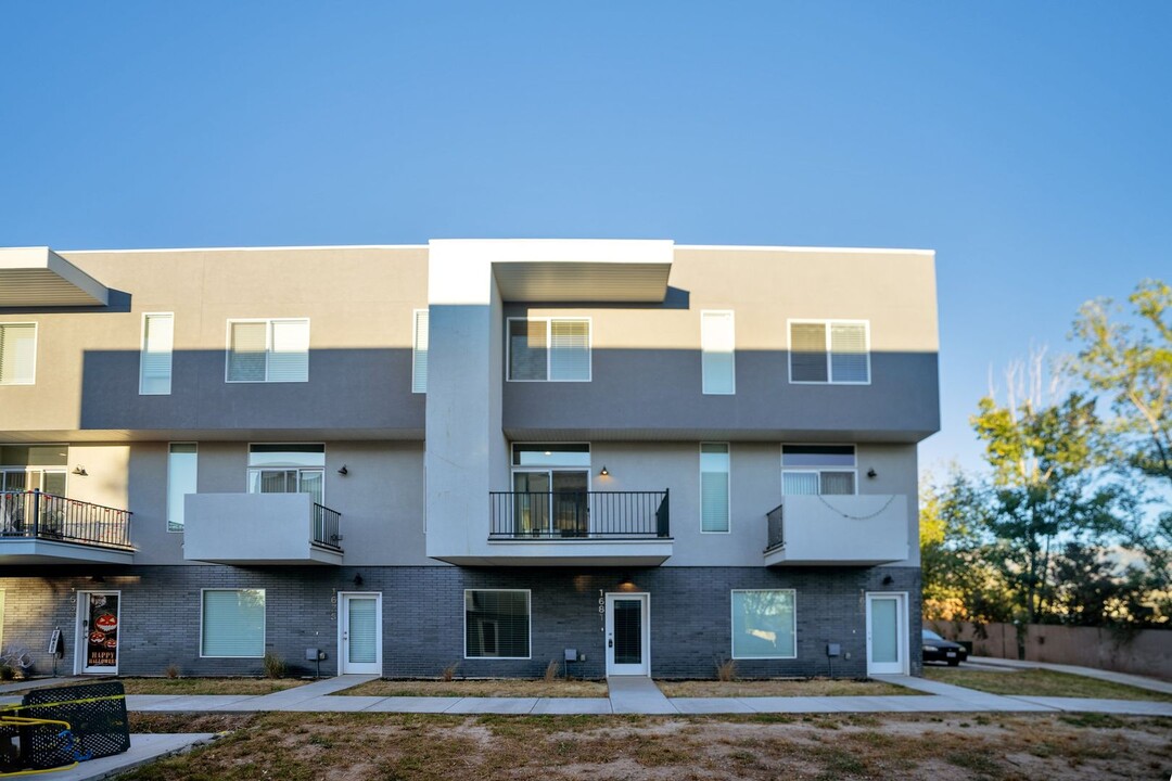 1681 S 225 W in Clearfield, UT - Building Photo