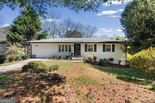 2815 Carolyn Dr in Smyrna, GA - Building Photo