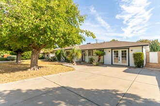 2035 S El Camino Dr in Tempe, AZ - Building Photo - Building Photo