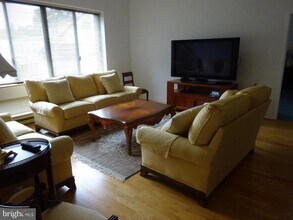 1 Markham Rd-Unit -2C in Princeton, NJ - Building Photo - Building Photo